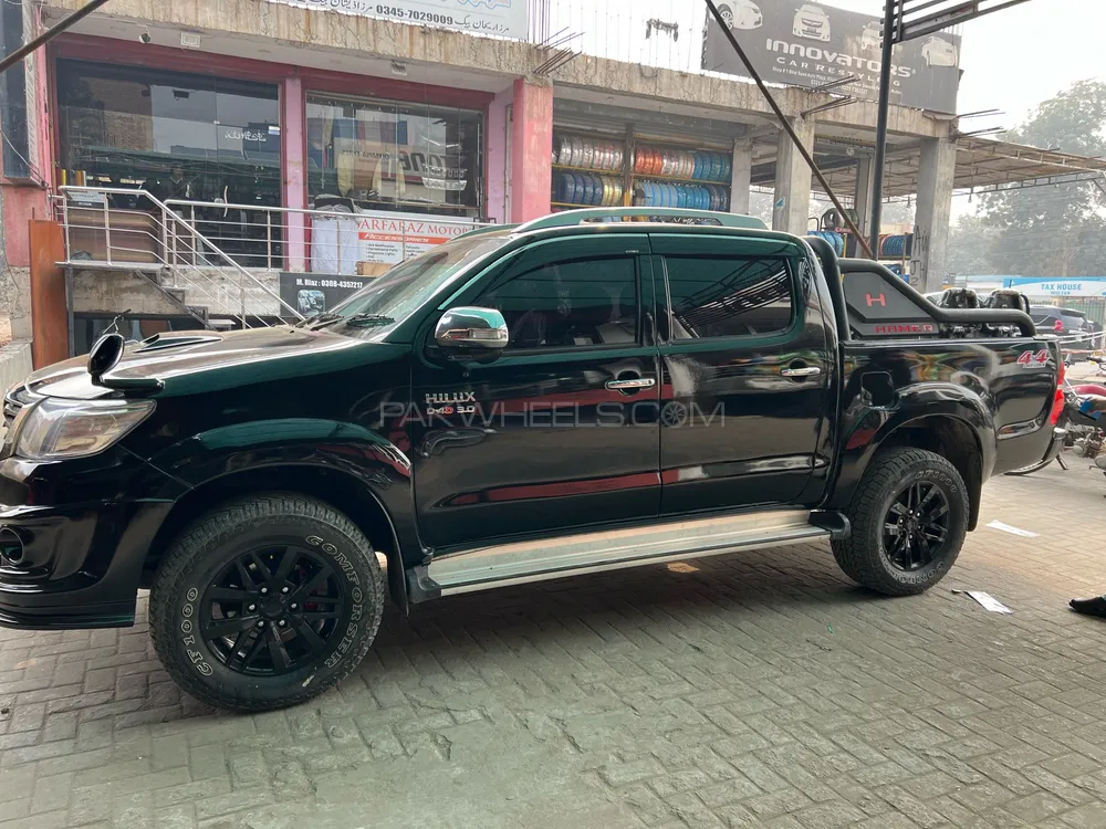 Toyota Hilux 2013 for sale in Muzaffar Gargh