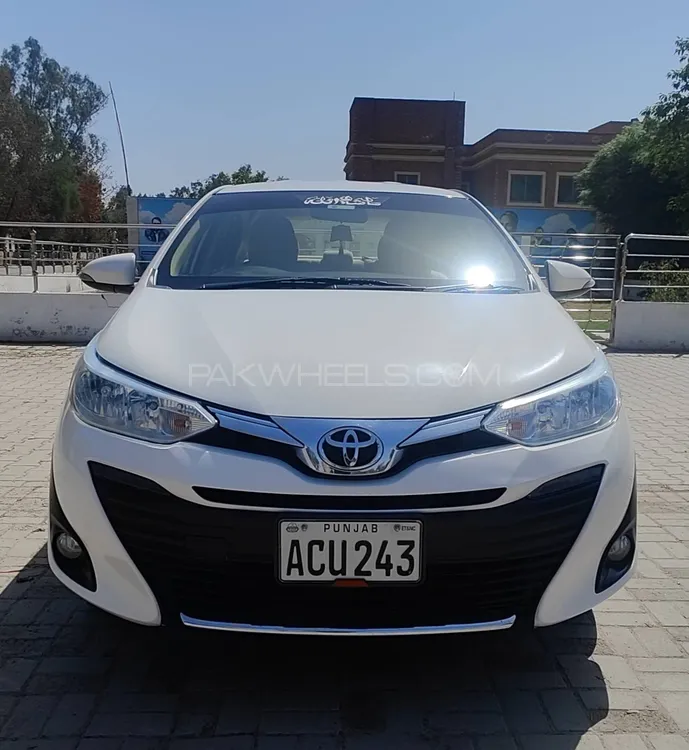 Toyota Yaris 2020 for Sale in Pir mahal Image-1