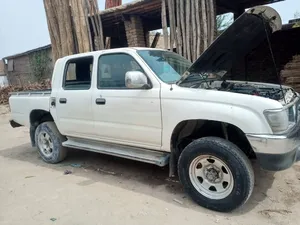 Toyota Hilux 2000 for Sale