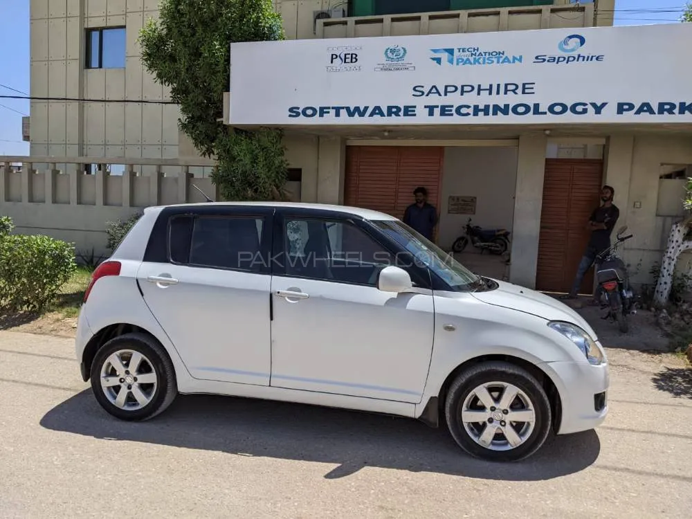 Suzuki Swift 2012 for Sale in Hyderabad Image-1