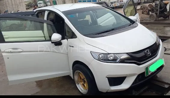 Honda Fit 2015 for Sale in Abbottabad Image-1