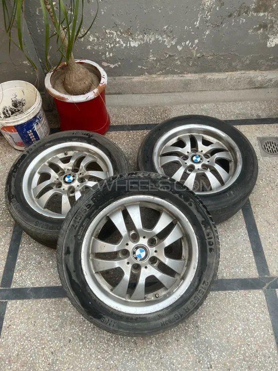 BMW RIMS WITH TYRES Image-1