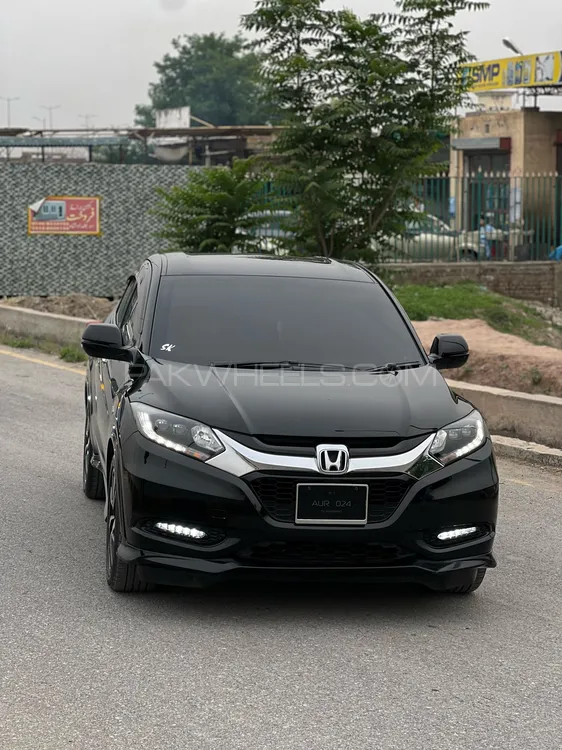 Honda Vezel 2017 for Sale in Peshawar Image-1