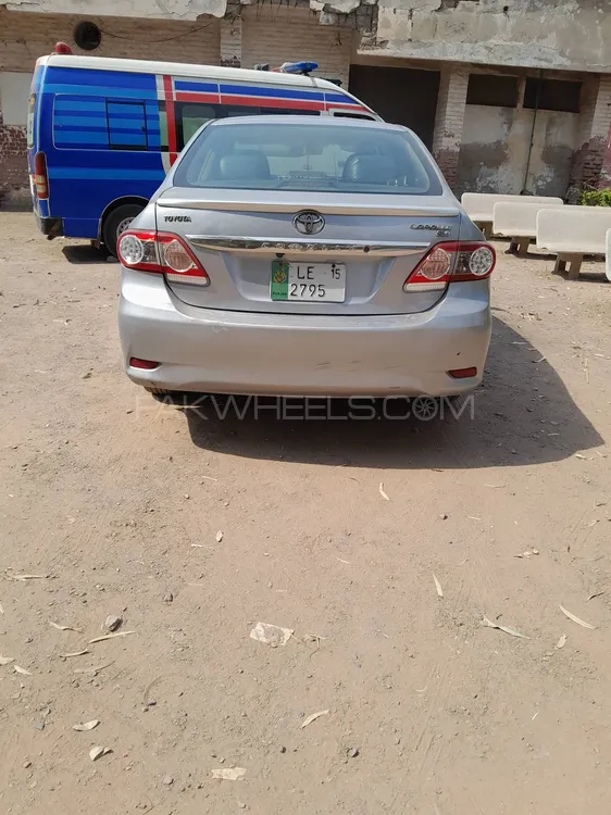 Toyota Corolla 2015 for Sale in Chak 46 Image-1