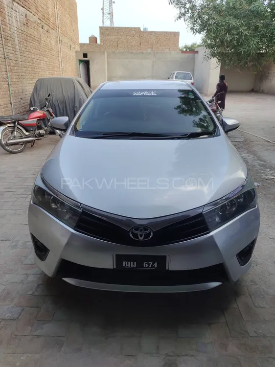 Toyota Corolla 2017 for Sale in Shuja Abad Image-1
