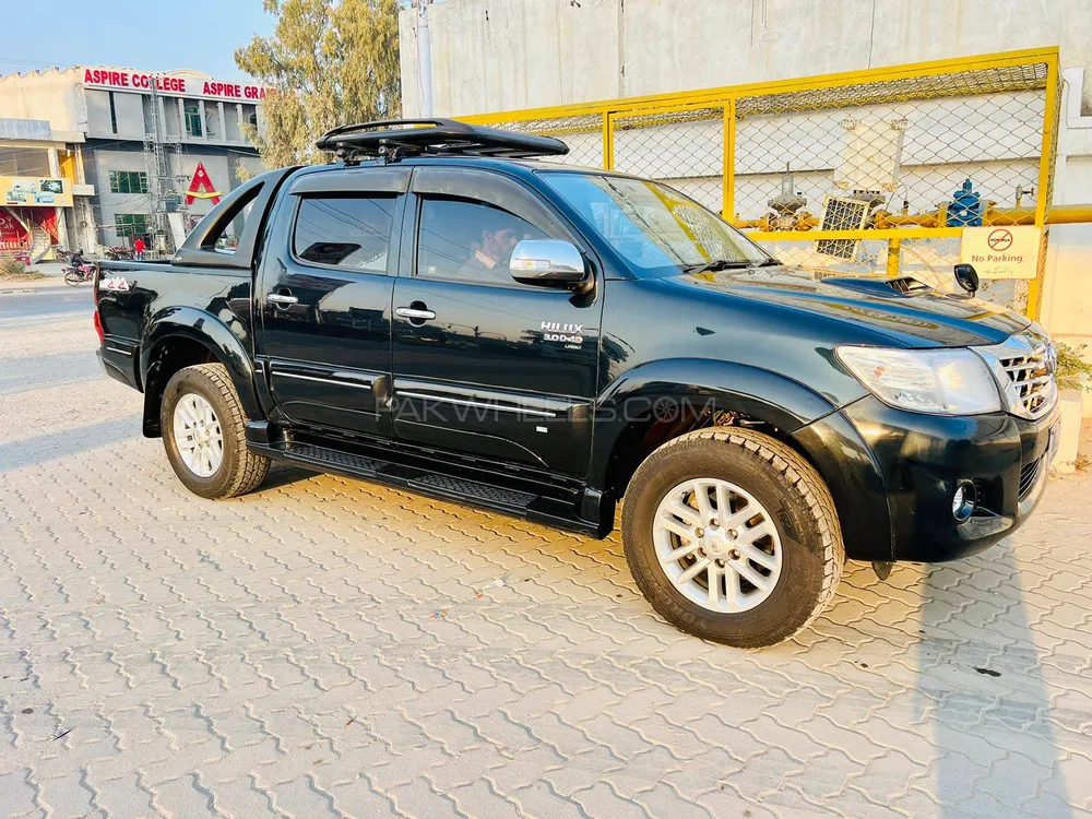 Toyota Hilux 2011 for sale in Jhelum