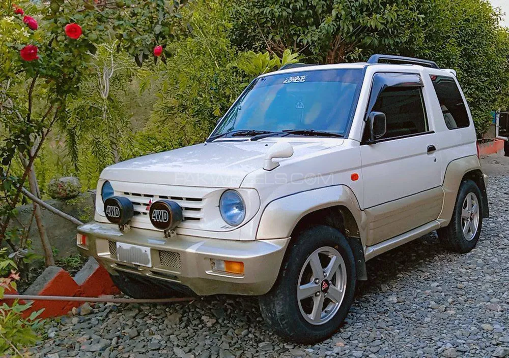 Mitsubishi Pajero Junior 1997 for Sale in Abbottabad Image-1