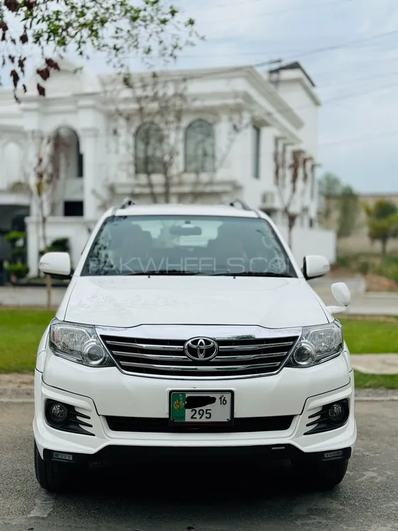 Toyota Fortuner 2016 for Sale in Faisalabad Image-1