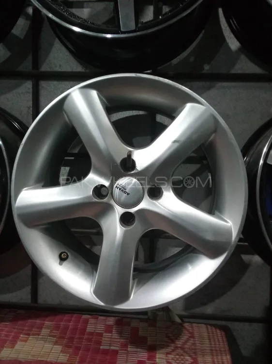 alloy wheel 15 inch used Image-1
