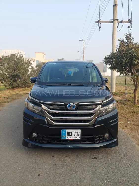 Toyota Voxy 2014 for Sale in Lahore Image-1