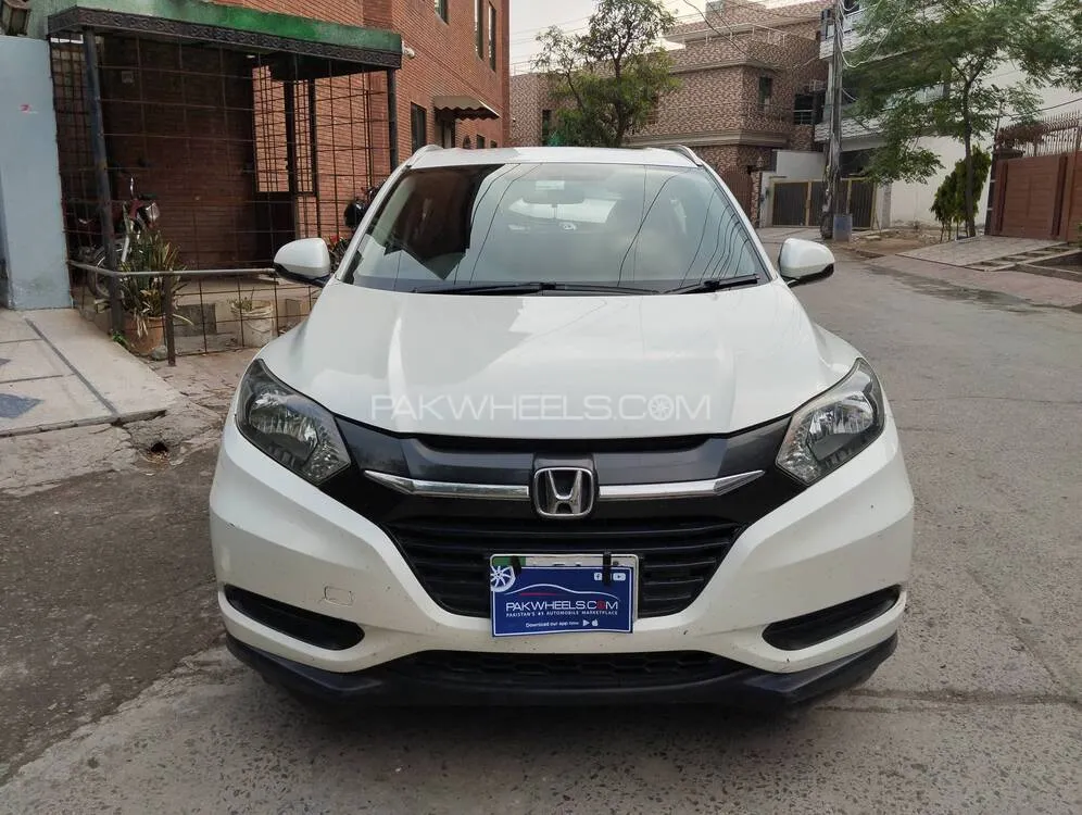 Honda HR-V 2015 for Sale in Lahore Image-1