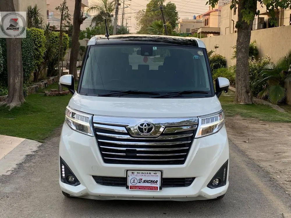 Toyota Roomy 2018 for Sale in Lahore Image-1
