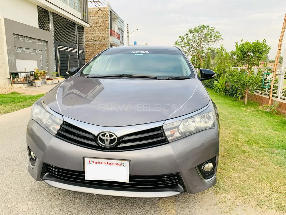 Toyota Corolla 2015 for Sale in Liaqat Pur Image-1