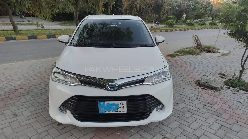 Toyota Corolla Axio 2016 for Sale in Islamabad Image-1