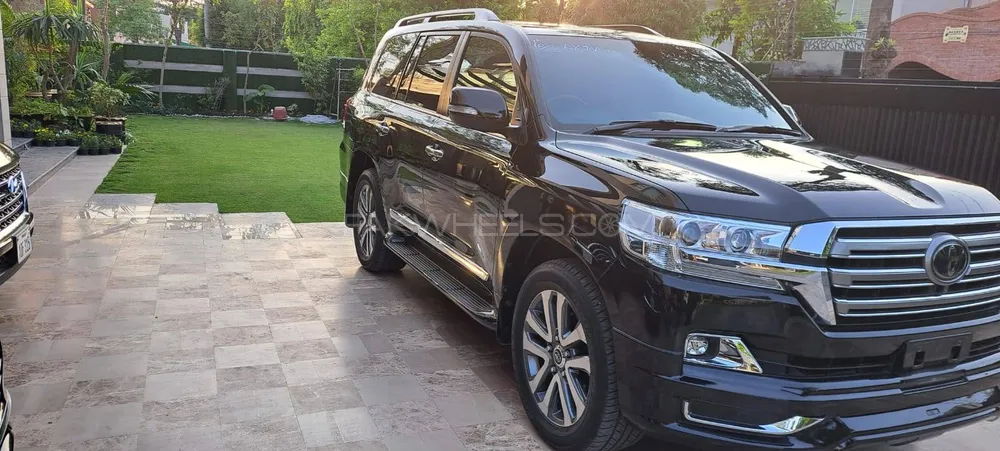 Toyota Land Cruiser 2018 for sale in Lahore