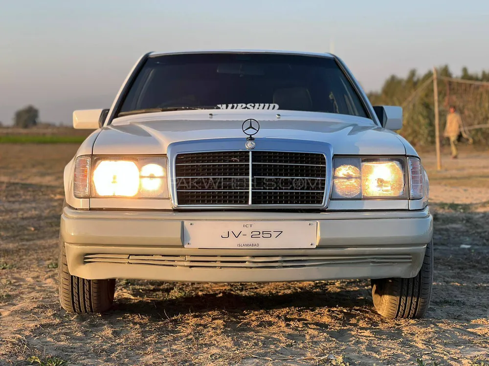 Mercedes Benz E Class 1986 for sale in Khushab