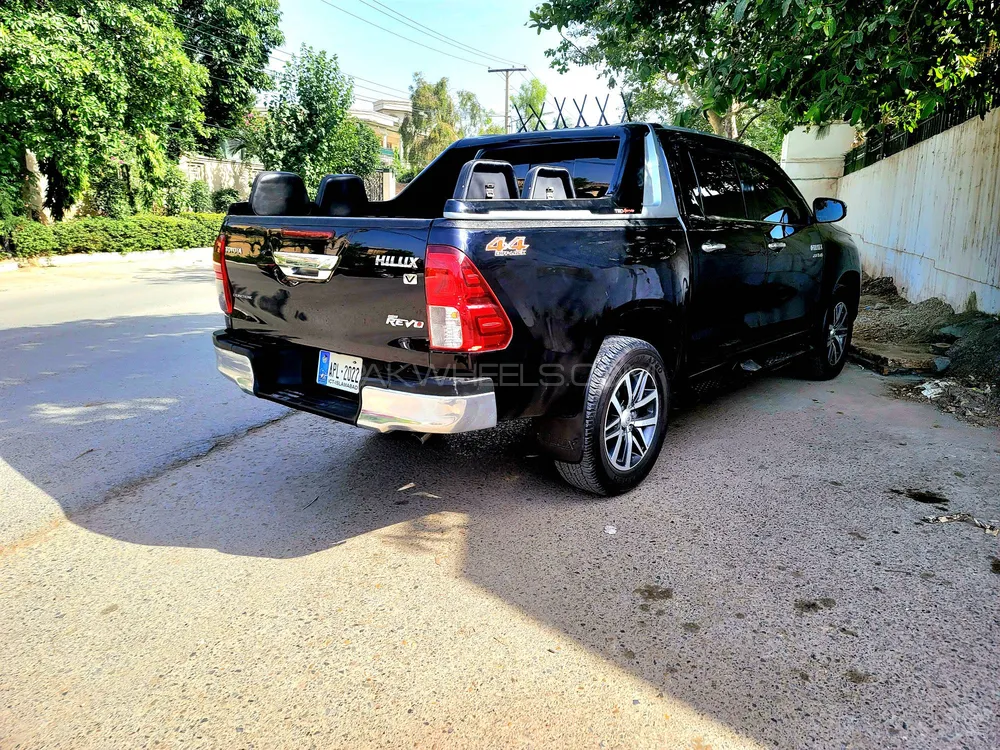 Toyota Hilux 2019 for Sale in Peshawar Image-1
