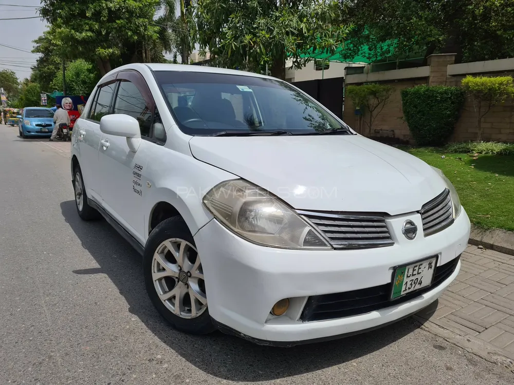 Nissan Tiida 2007 for Sale in Lahore Image-1