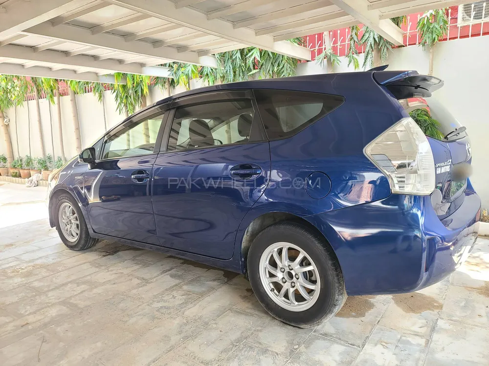 Toyota Prius Alpha 2014 for sale in Karachi