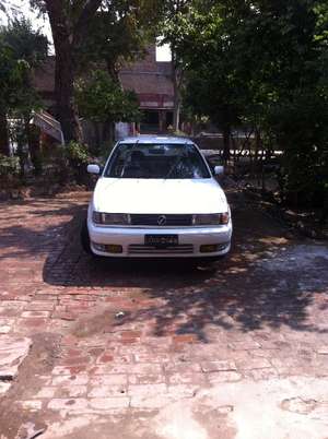 Nissan Sunny - 1993