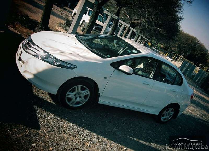 Honda City - 2009 White Arrow Honda City - 2009 White Arrow Image-2