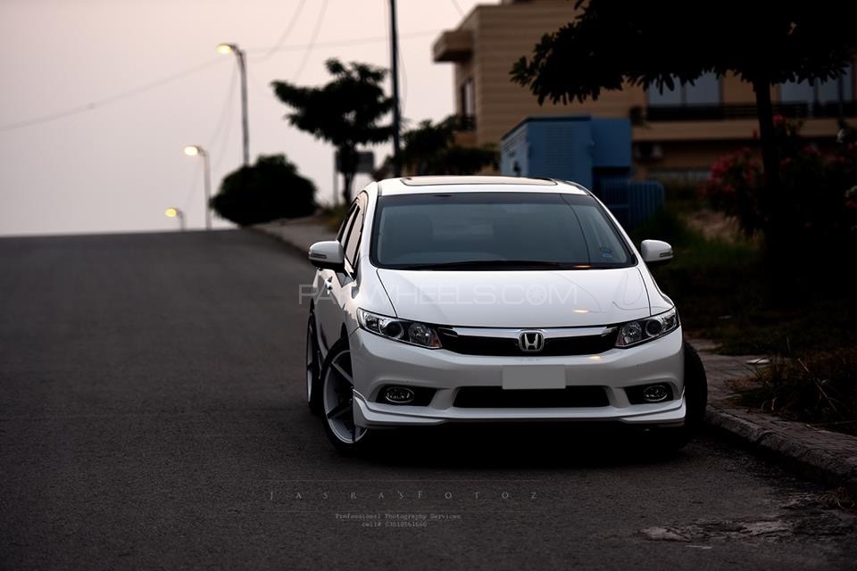 Honda Civic - 2015  Image-1