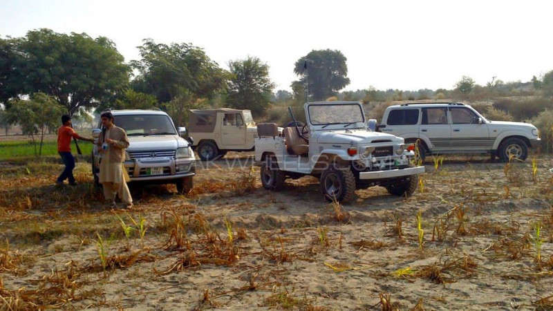 Toyota Land Cruiser - 1984  Toyota Land Cruiser - 1984  Image-4