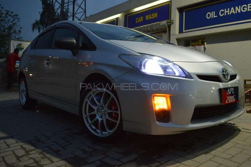 Toyota Prius - 2010  Toyota Prius - 2010  Image-4