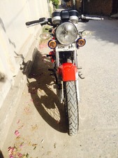 Suzuki GS 150 - 2014