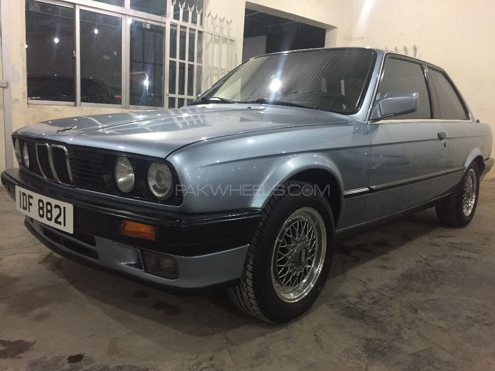 BMW 3 Series - 1991  Image-1