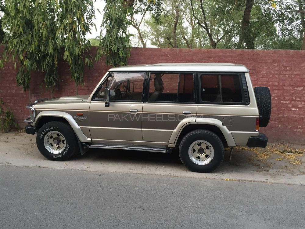 Mitsubishi Pajero - 1990  Mitsubishi Pajero - 1990  Image-3
