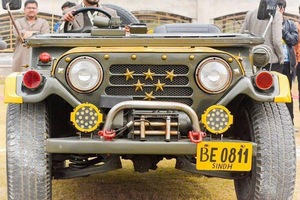 جیپ ایم 151 - 1976