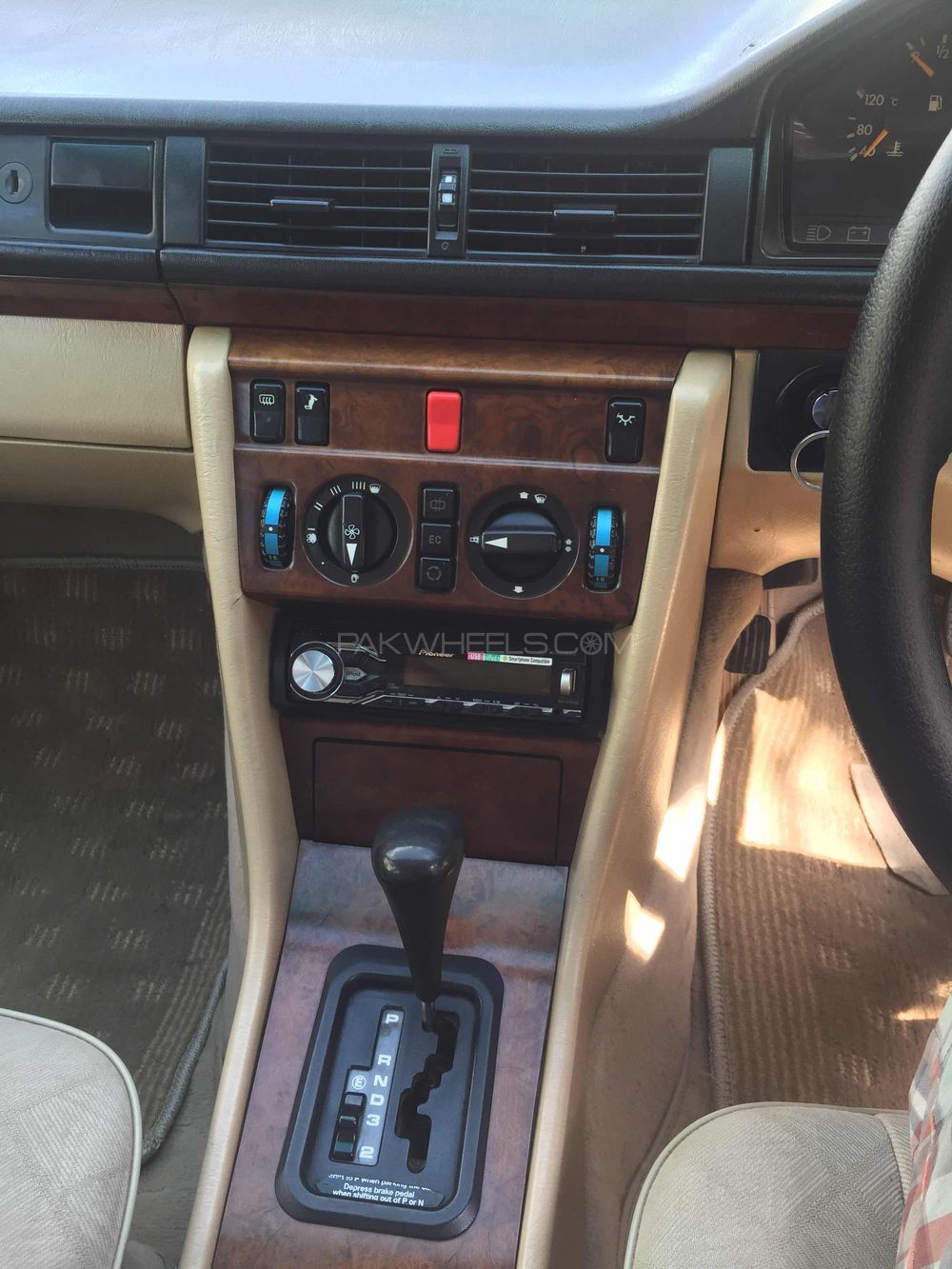 Mercedes Benz E Class - 1994 Linda Mercedes Benz E Class - 1994 Linda Image-5