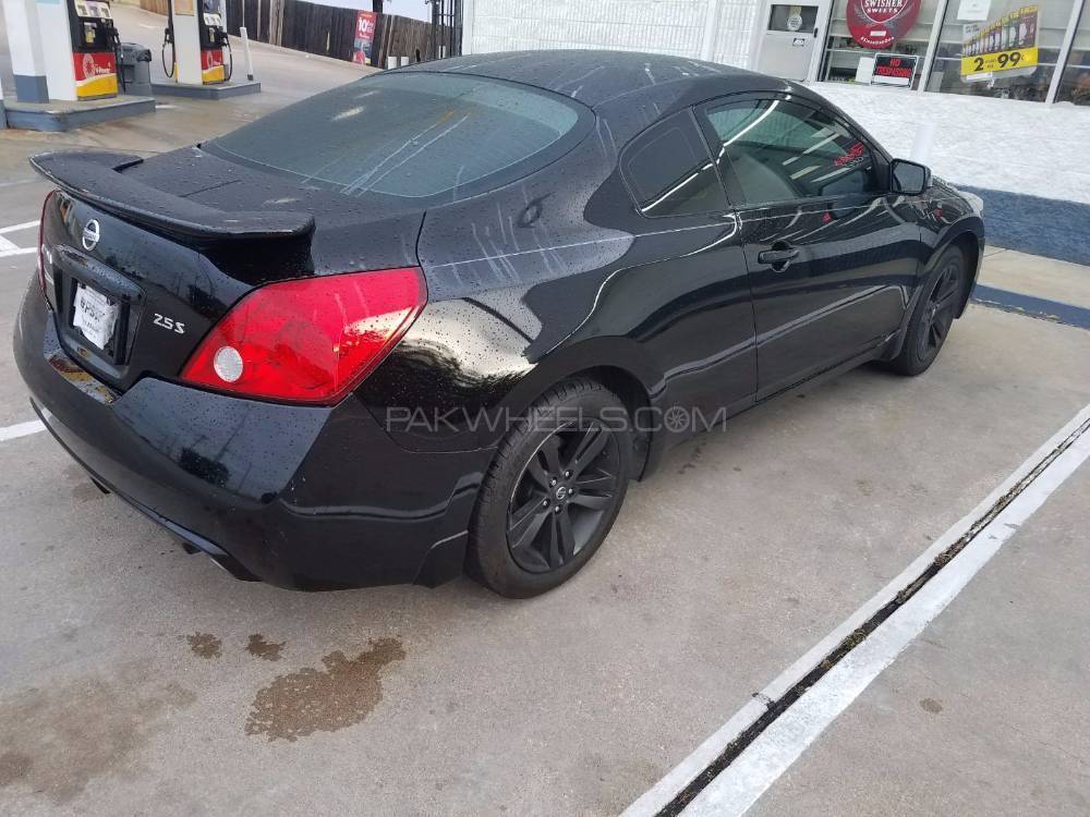 Nissan Z Series - 2010  Nissan Z Series - 2010  Image-2