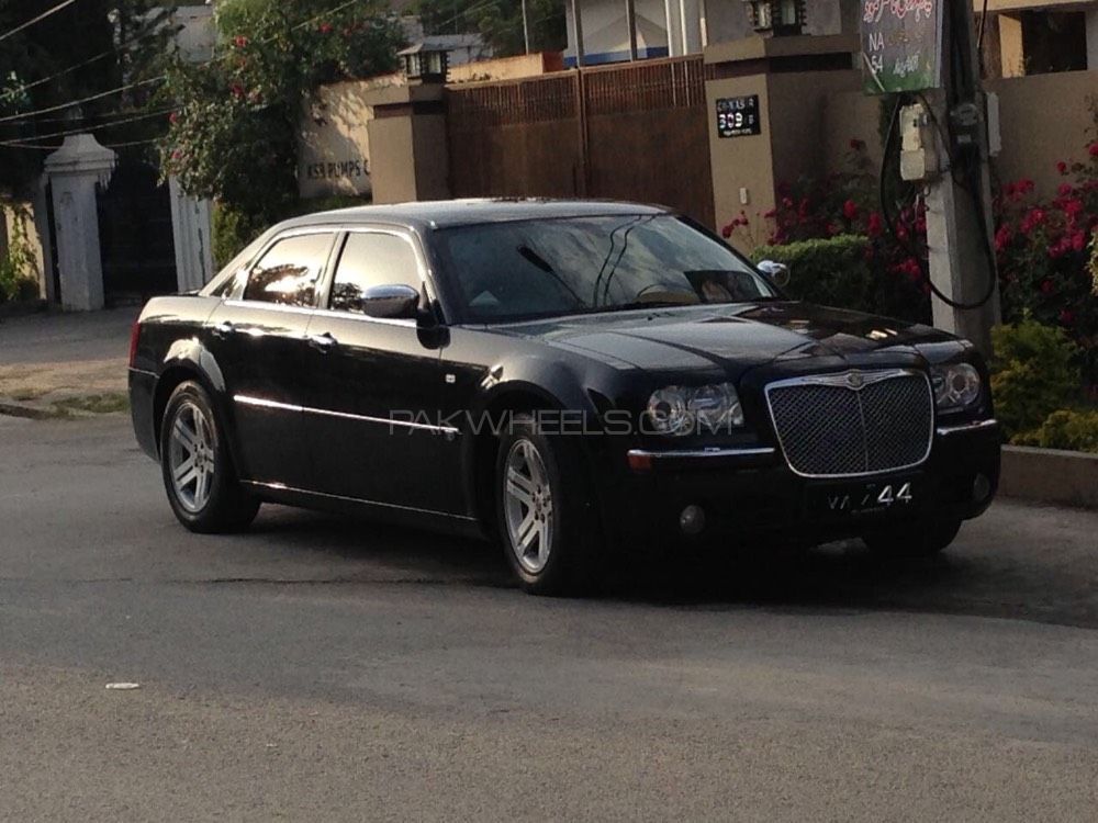 کرائسلر 300 سی - 2006  کرائسلر 300 سی - 2006  Image-2