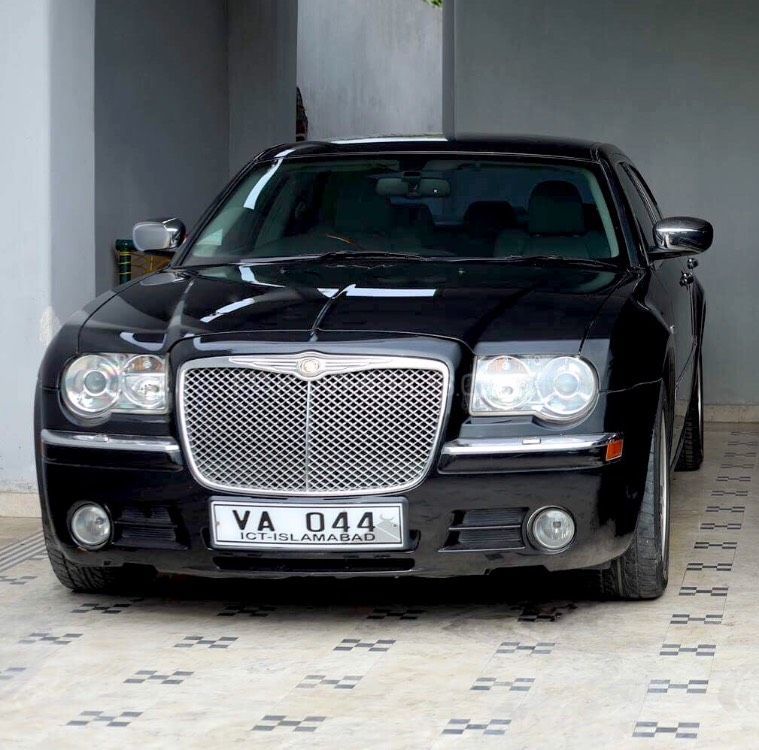 کرائسلر 300 سی - 2006  کرائسلر 300 سی - 2006  Image-5