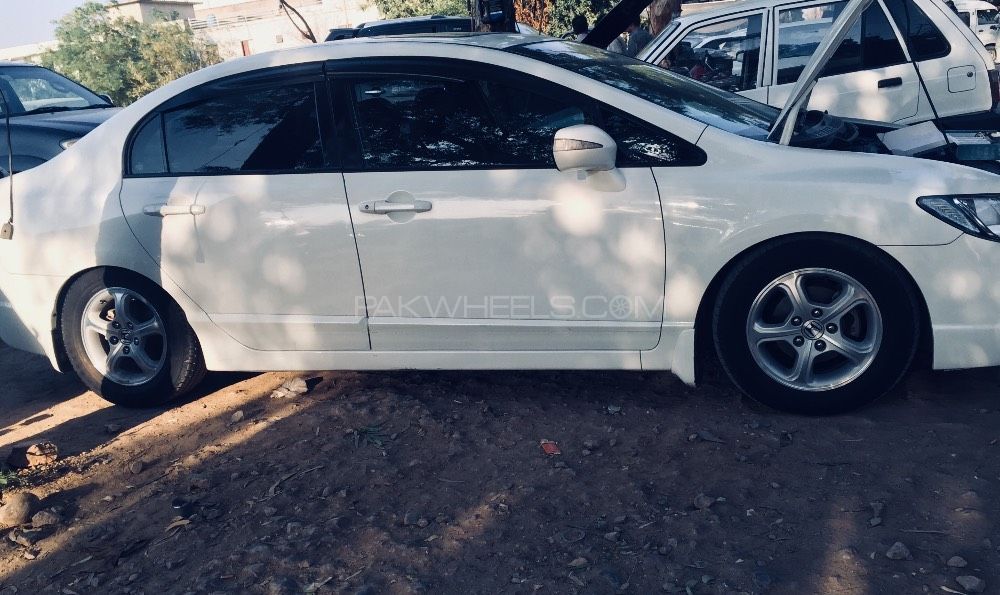 Honda Civic - 2011  Honda Civic - 2011  Image-6