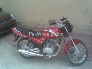 راوی Piaggio Storm 125 - 2012