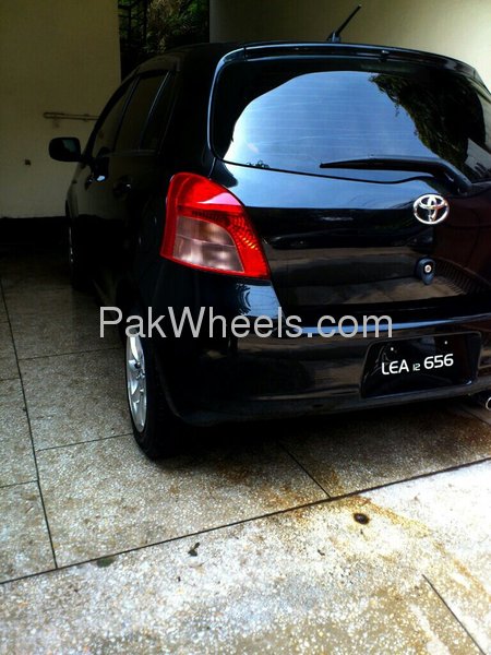 Toyota Vitz - 2006  Toyota Vitz - 2006  Image-2