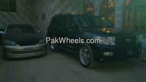 ٹویوٹا لینڈ کروزر - 2011