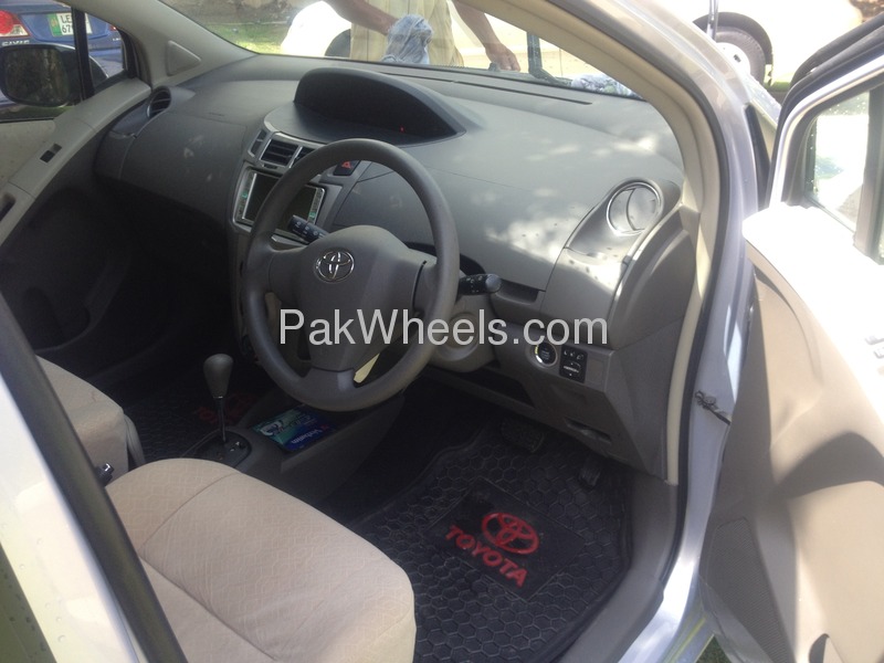 Toyota Vitz - 2009 N/A Toyota Vitz - 2009 N/A Image-2