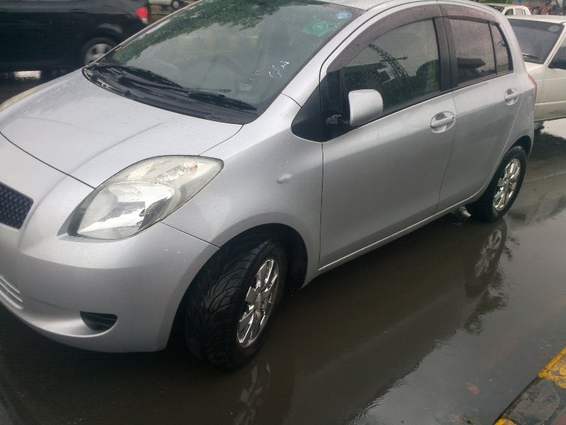 Toyota vitz 2007 года