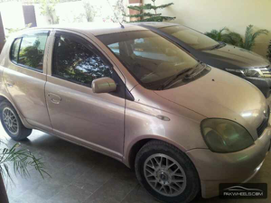Toyota Vitz - 2000