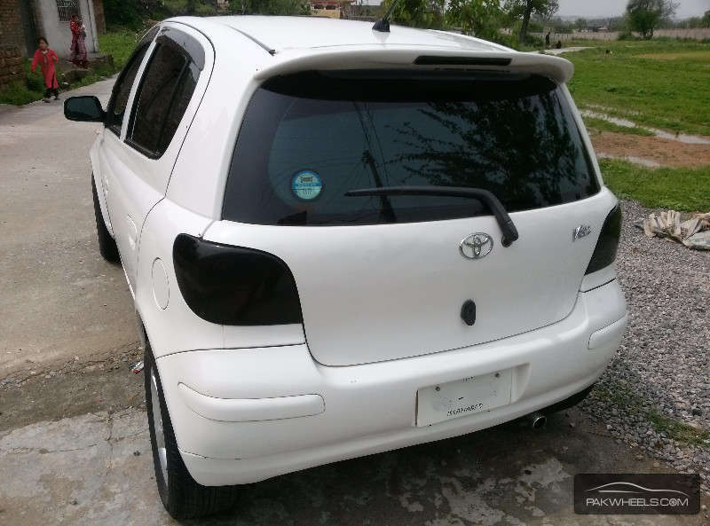Toyota Vitz - 2003  Toyota Vitz - 2003  Image-4
