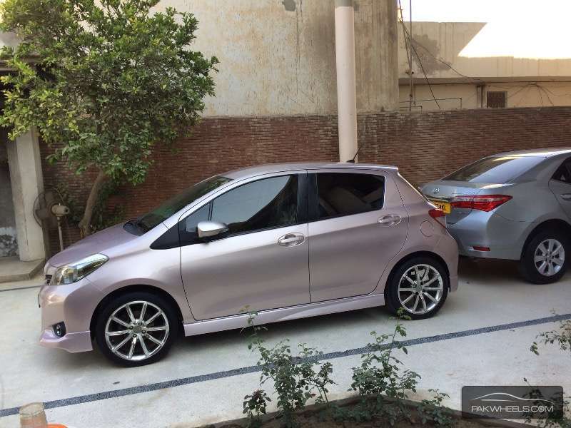 Toyota Vitz - 2015  Toyota Vitz - 2015  Image-2