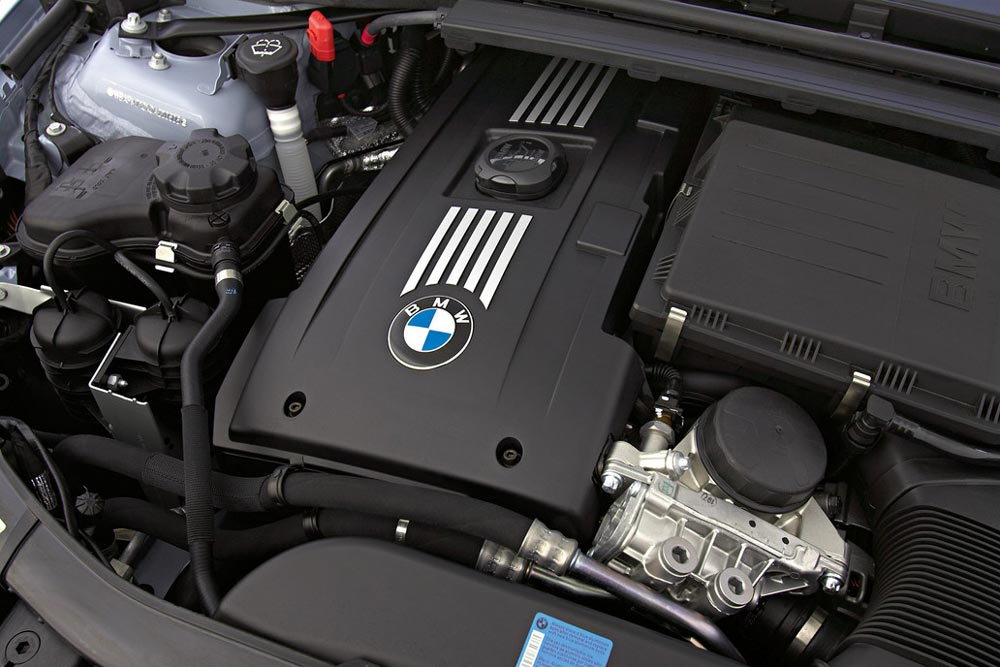 BMW / بی ایم ڈبلیو 3 سیریز پانچویں جنریشن (E90) Exterior Engine Bay