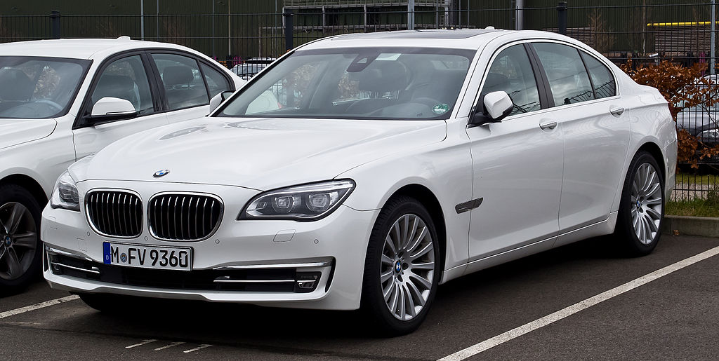BMW 7 Series 5th (F01) Generation Exterior Front Side View
