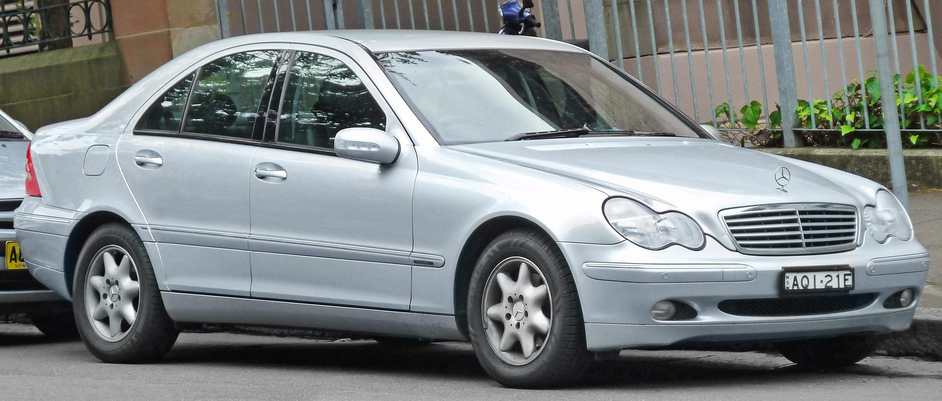 Mercedes Benz C Class 2nd (W203) Generation Exterior Side View