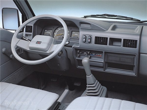 مٹسوبشی L300 Interior Dashboard