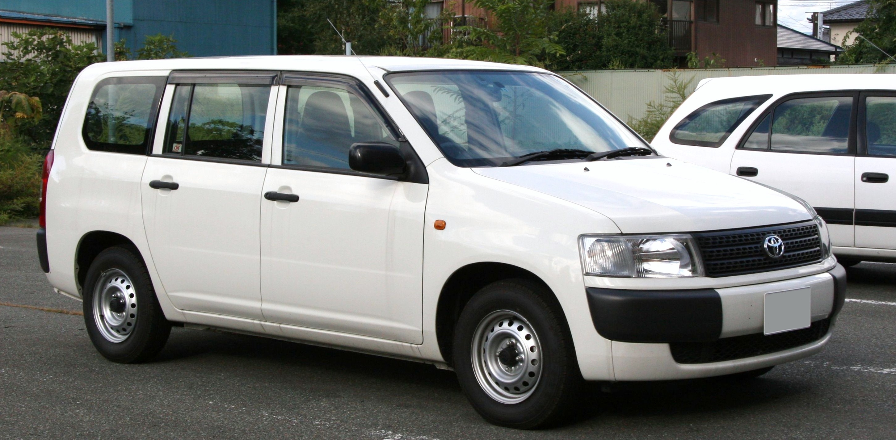 Toyota Probox Exterior Side View